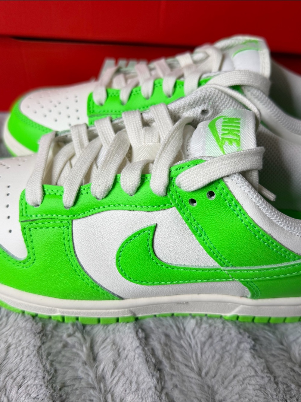 Nike Dunk Low "Green Strike" sneakers Women’s 6 - Picture 7 of 10